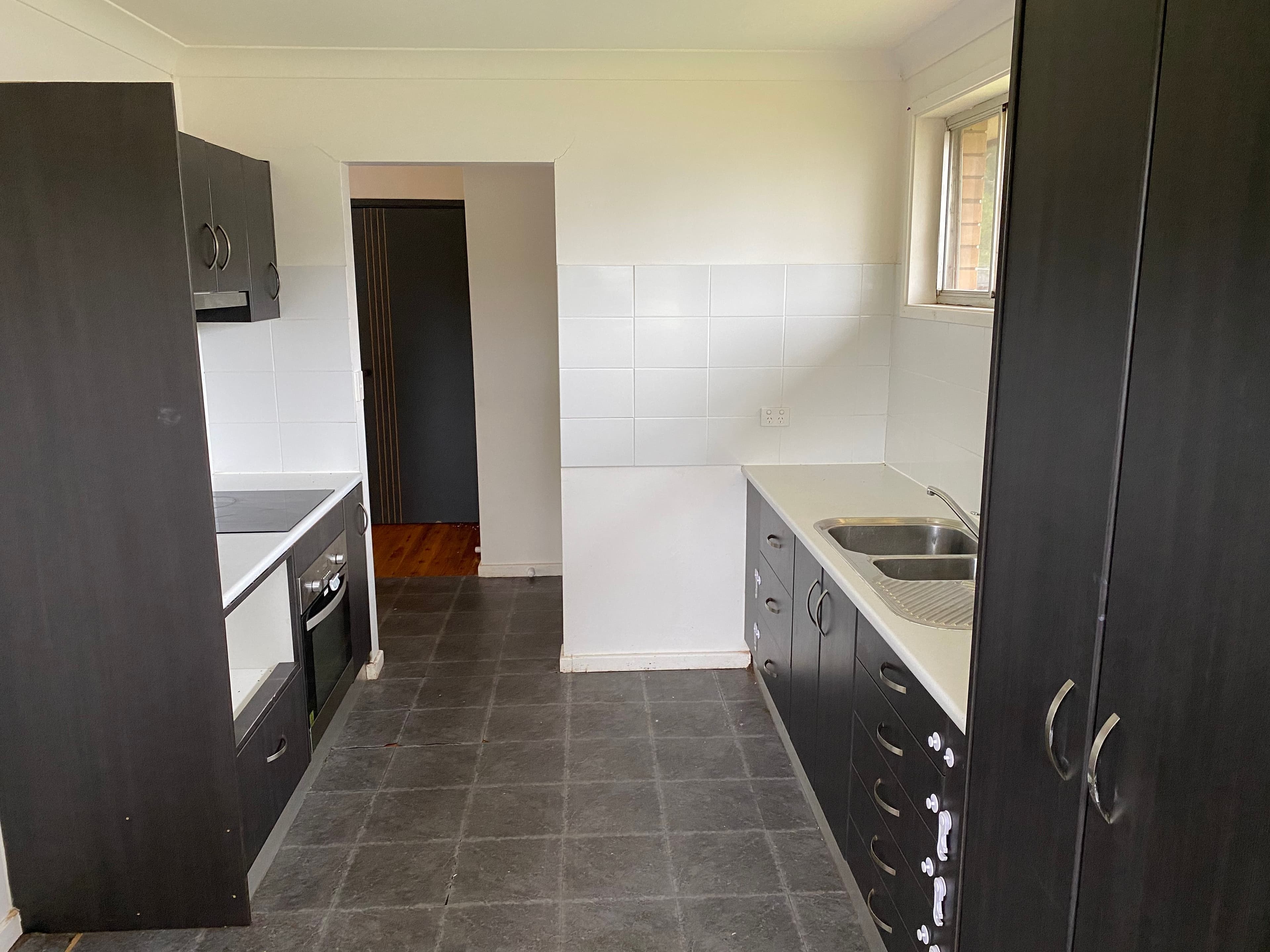 9 High   Street, Seaholme - Thumbnail 2