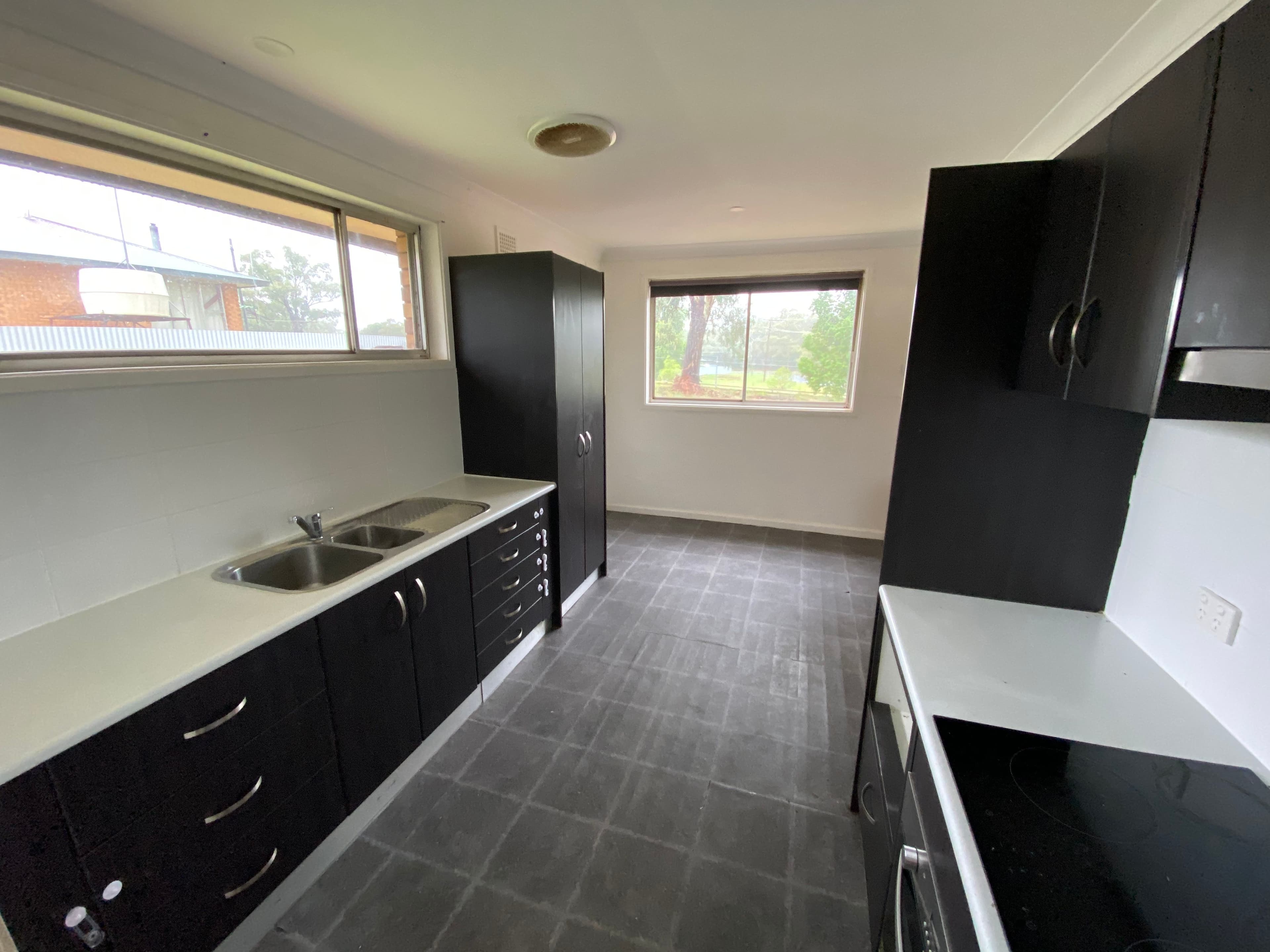 9 High   Street, Seaholme - Thumbnail 3