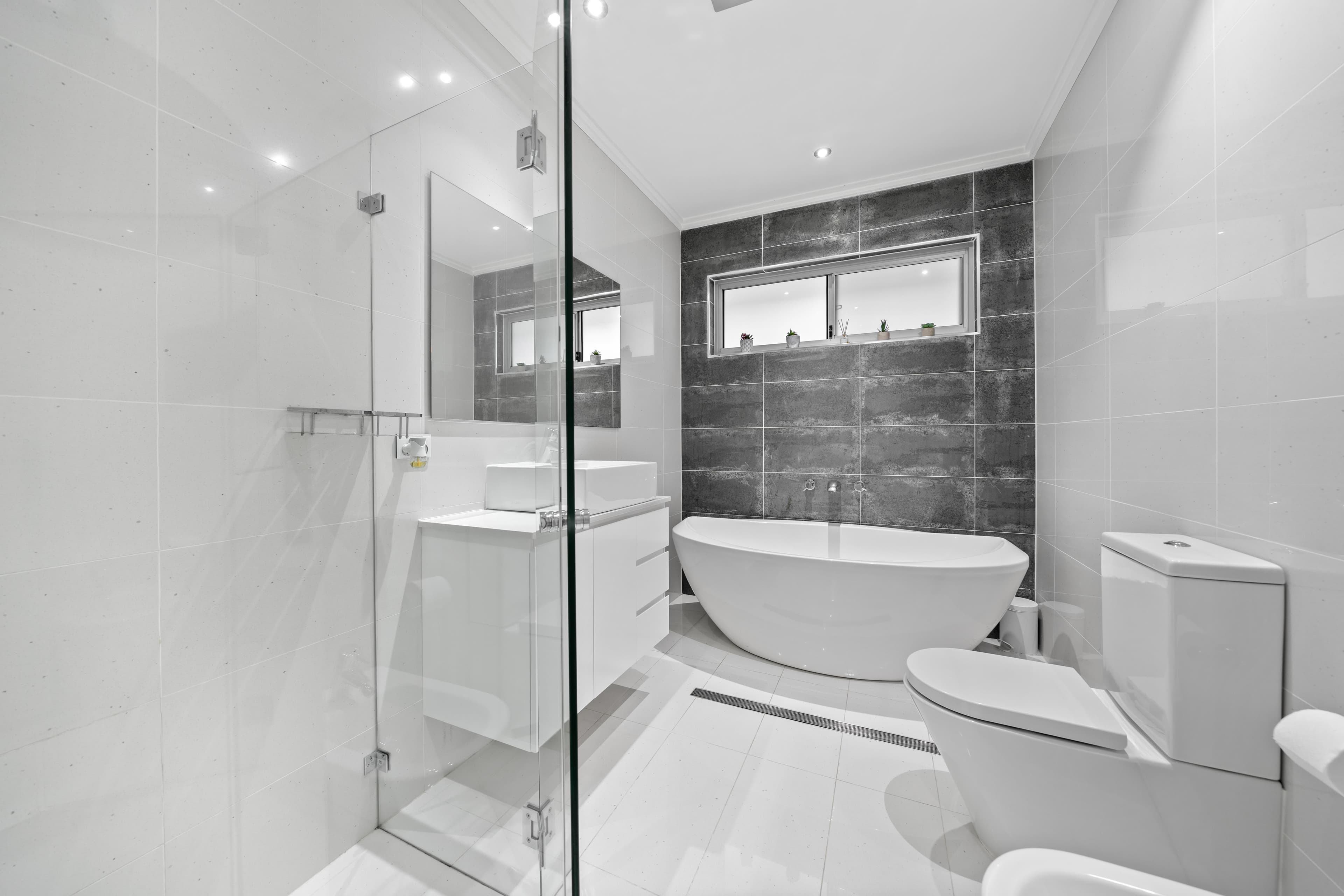 4 Angus Avenue, Auburn NSW 2144, Auburn - Thumbnail 3