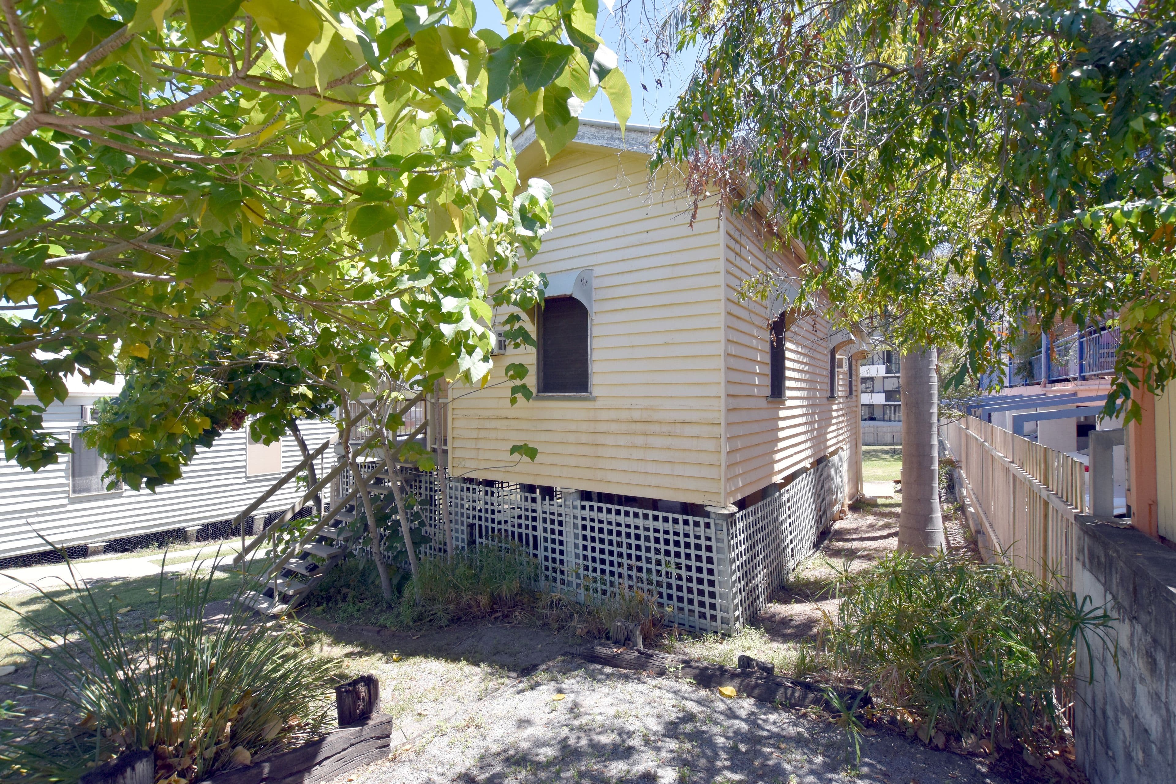 40 Bramston Street, Gladstone Central QLD 4680, Gladstone Central - Thumbnail 2