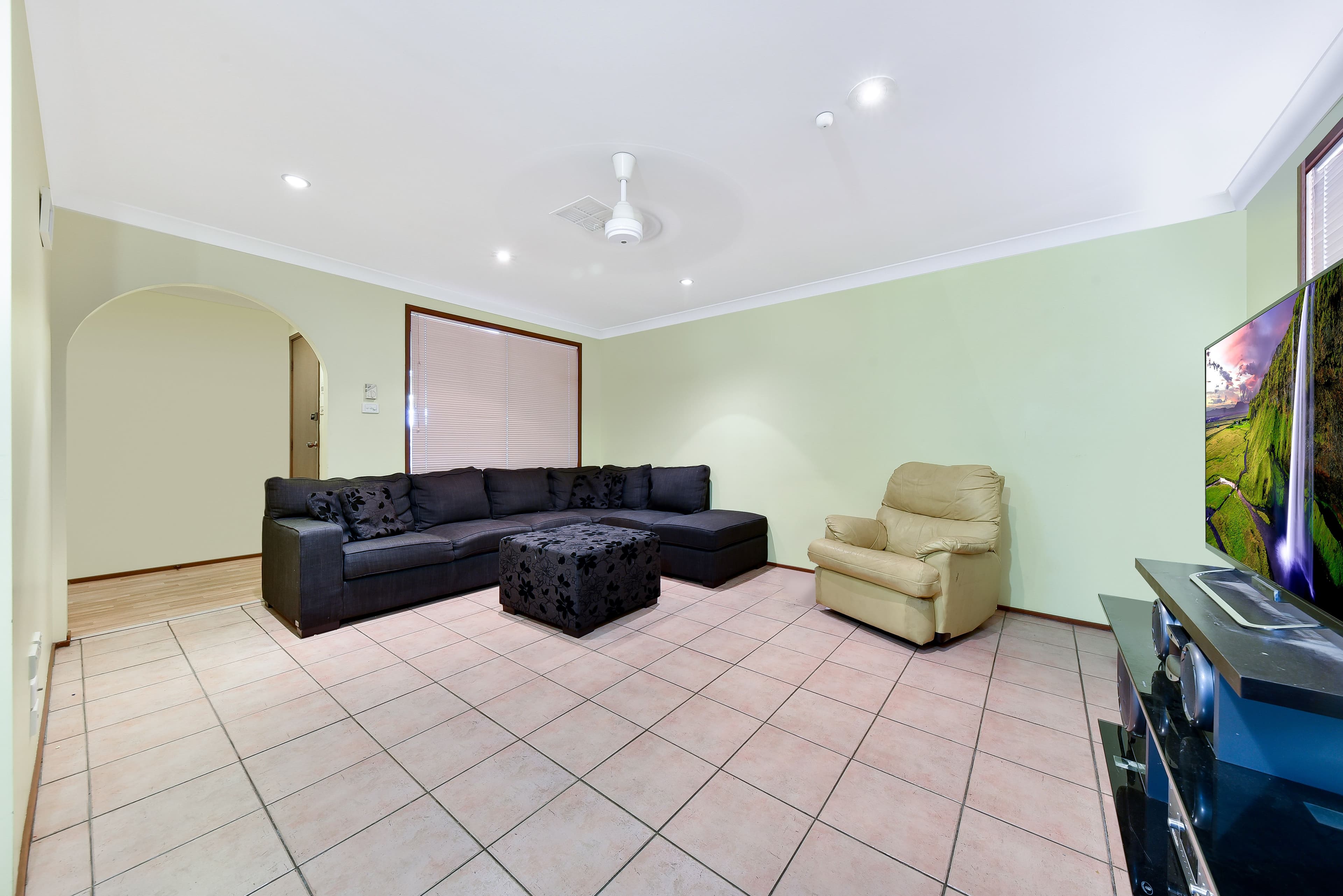 118 Helicia Road, Macquarie Fields - Thumbnail 2