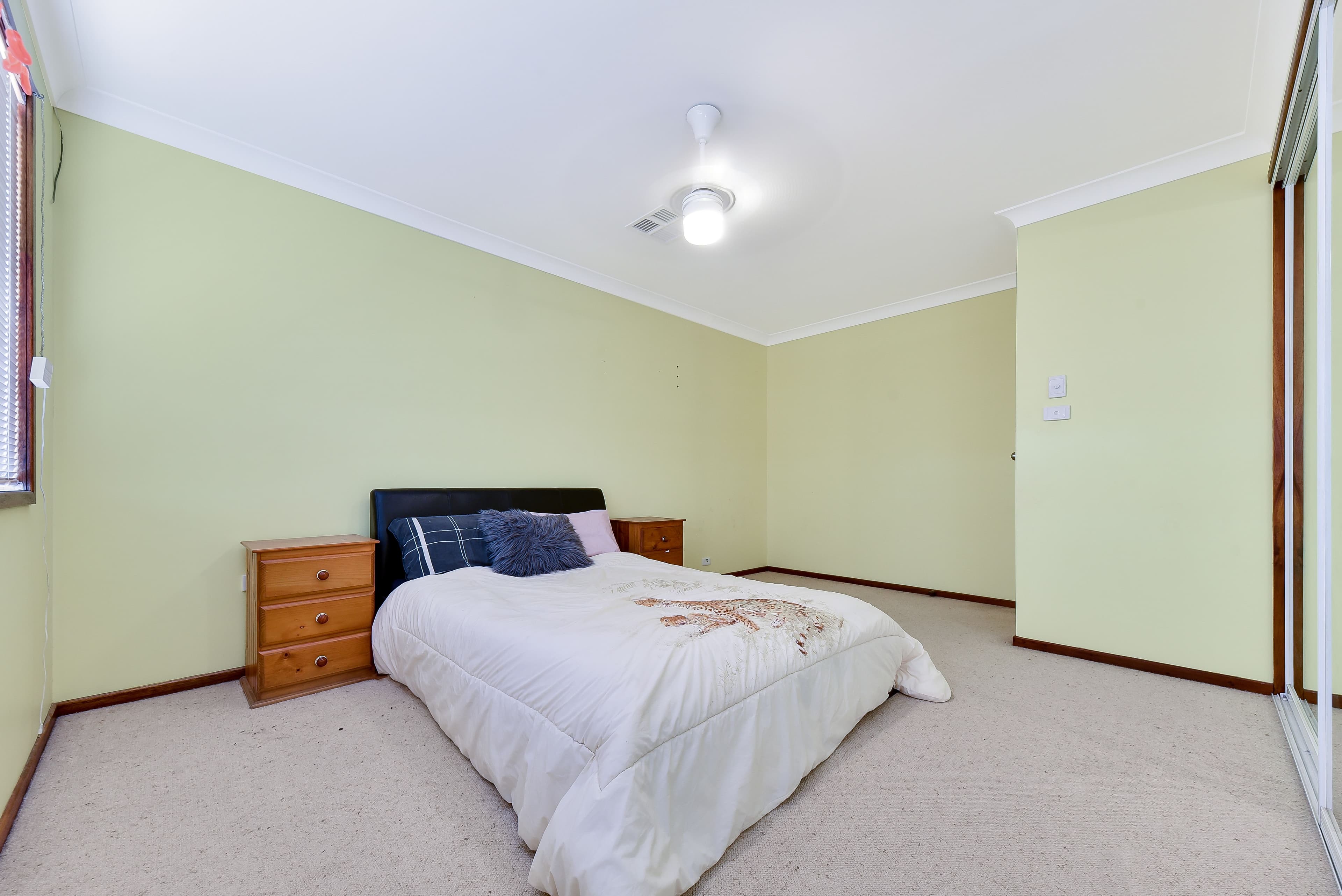118 Helicia Road, Macquarie Fields - Thumbnail 4