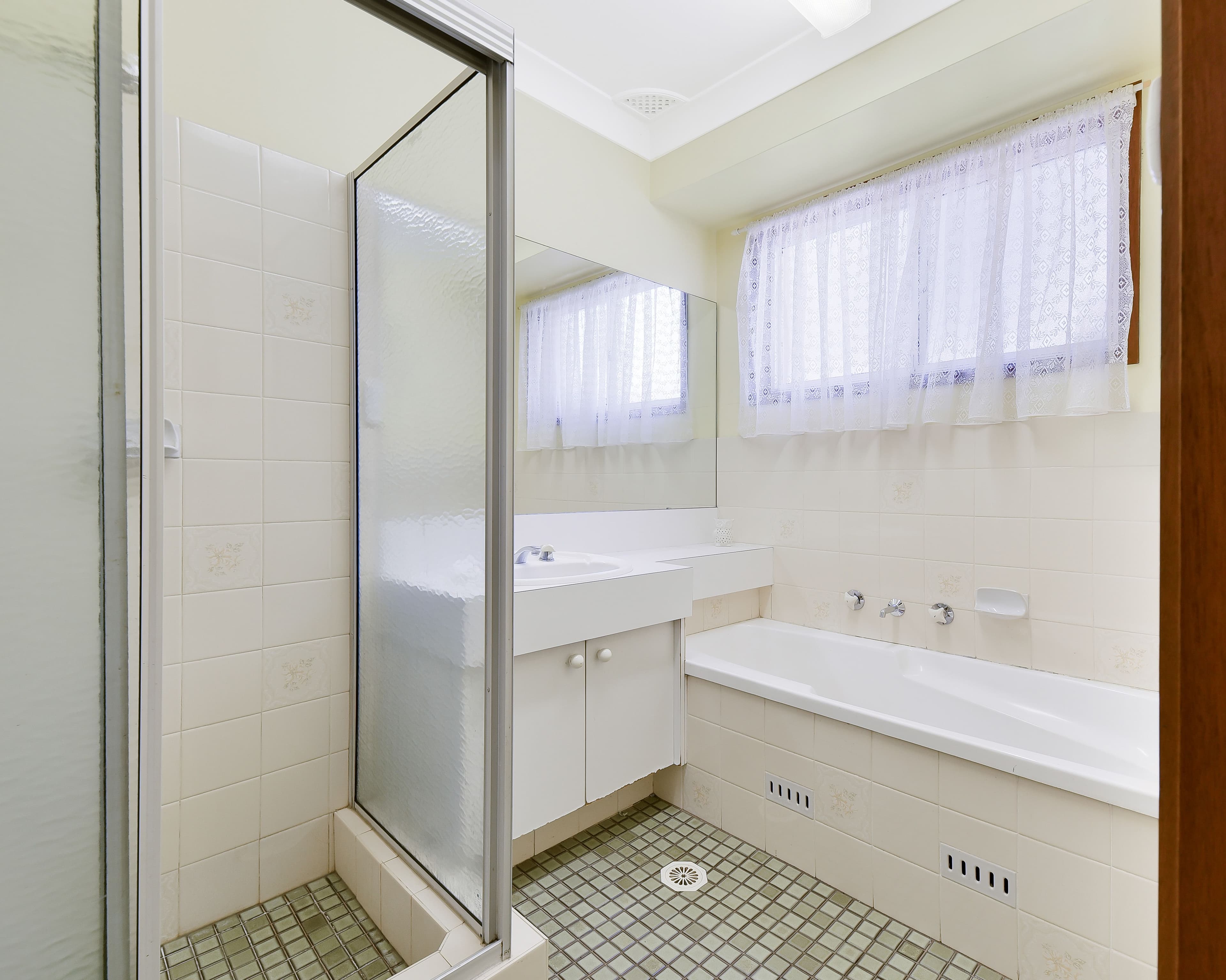 118 Helicia Road, Macquarie Fields - Thumbnail 5