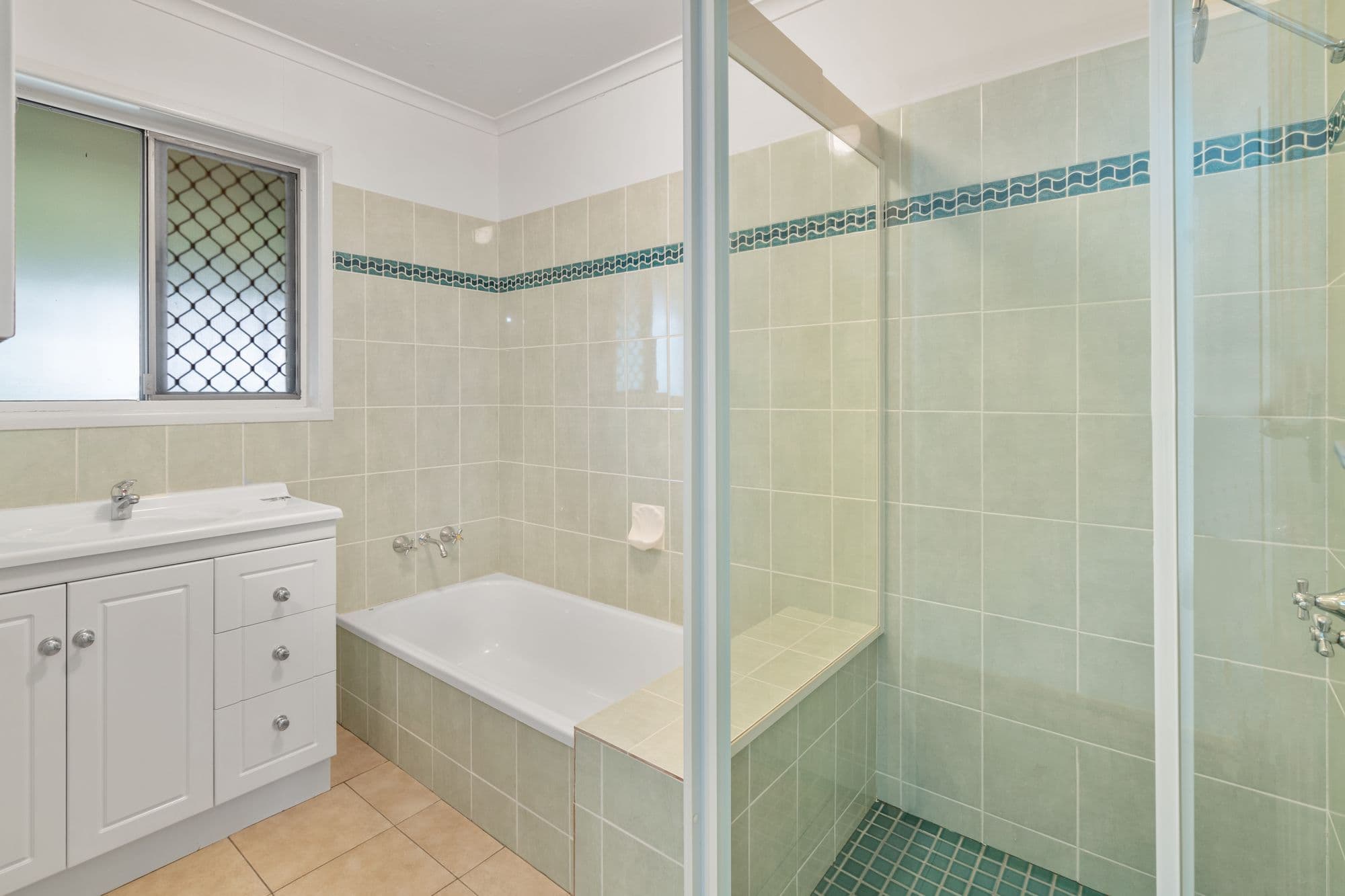 27 Huntingdon Road, Bethania QLD 4205, Bethania - Thumbnail 6