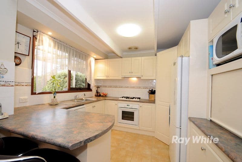 38 Marylyn Place, CRANBOURNE VIC 3977, Cranbourne - Thumbnail 2