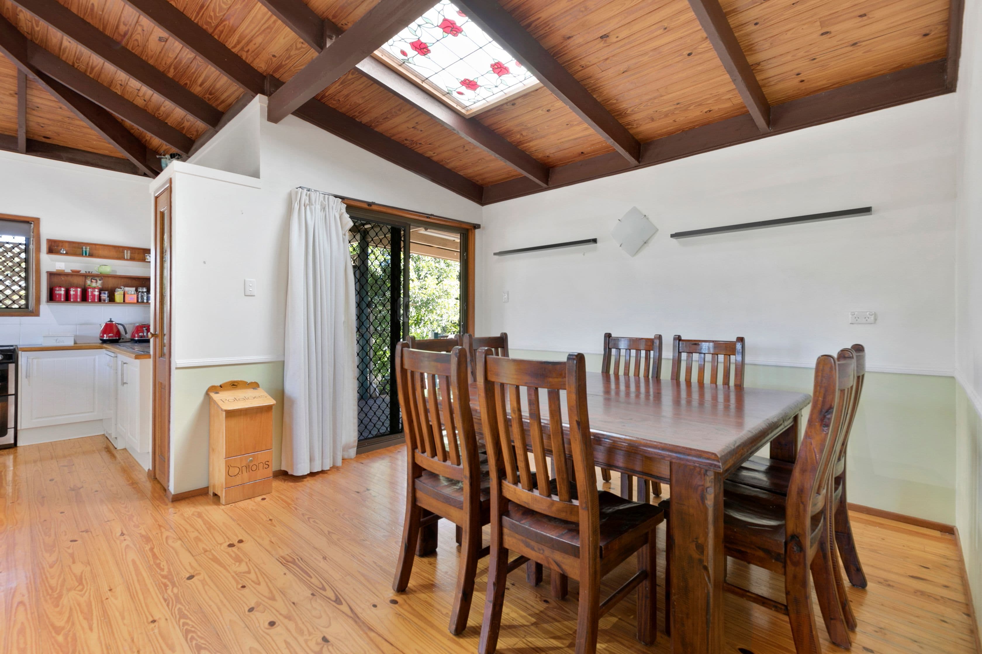 7 Chinnock Court, Alexandra Hills QLD 4161, Alexandra Hills - Thumbnail 2