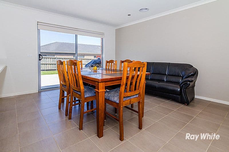 24 Black Gum Crescent, Cranbourne West VIC 3977, Cranbourne West - Thumbnail 5
