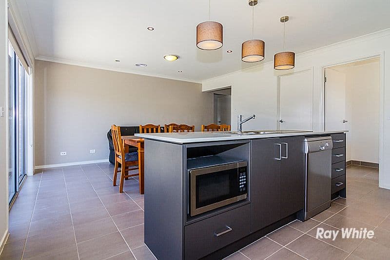 24 Black Gum Crescent, Cranbourne West VIC 3977, Cranbourne West - Thumbnail 6