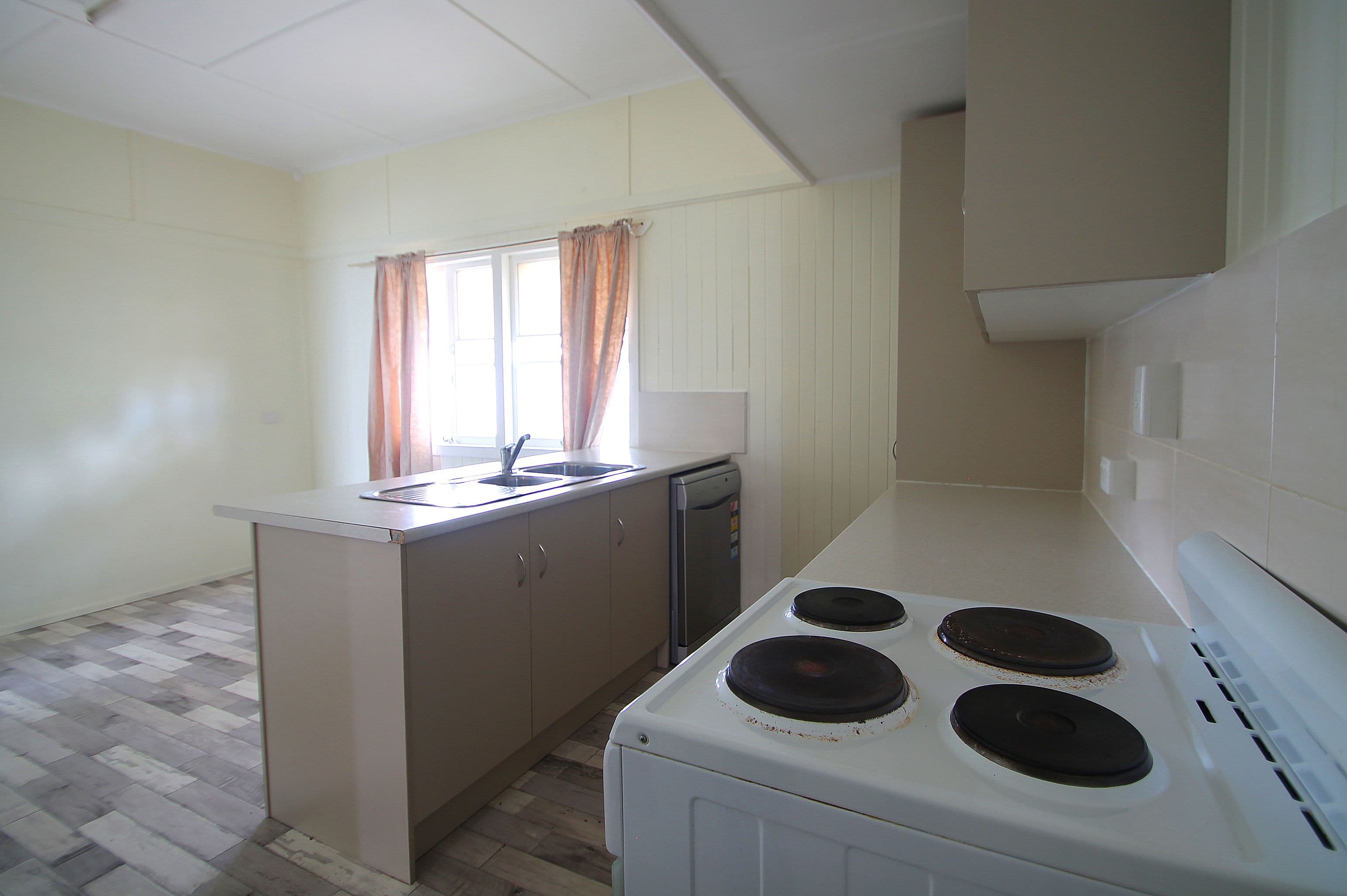 21 Rex Street, Eastern Heights QLD 4305, Eastern Heights - Thumbnail 4