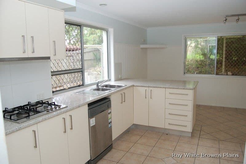 3 Mack Court, BORONIA HEIGHTS QLD 4124, Boronia Heights - Thumbnail 2