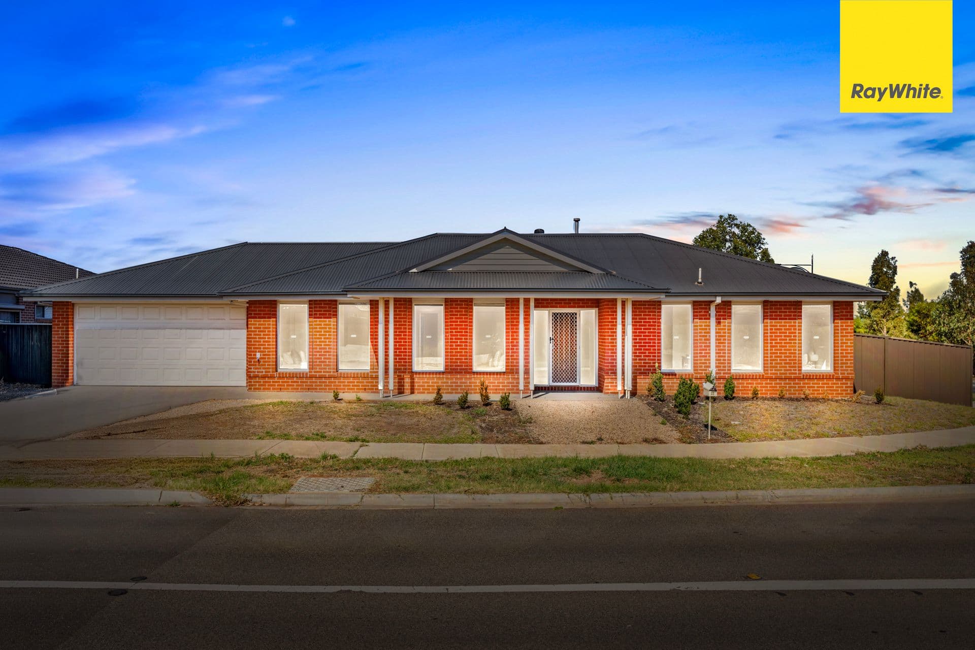 32 Diamond Parade, COBBLEBANK VIC 3338, Cobblebank - Image 1