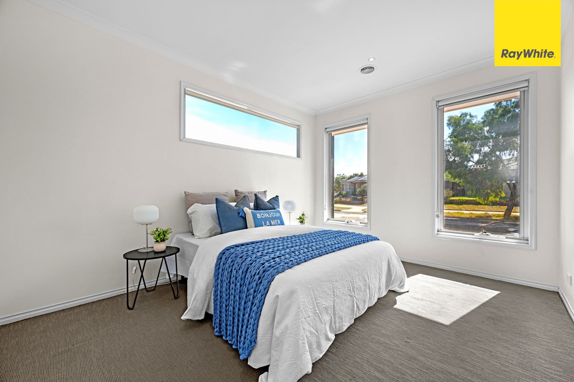 32 Diamond Parade, COBBLEBANK VIC 3338, Cobblebank - Thumbnail 2