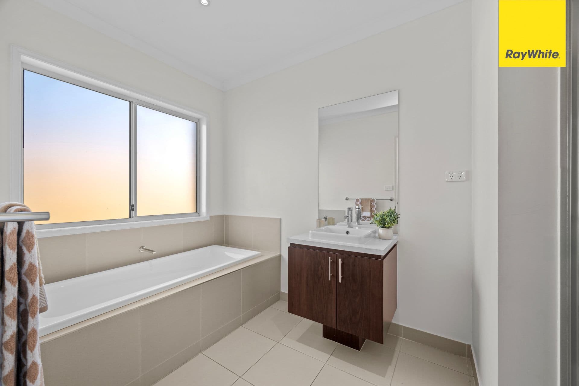 32 Diamond Parade, COBBLEBANK VIC 3338, Cobblebank - Thumbnail 7