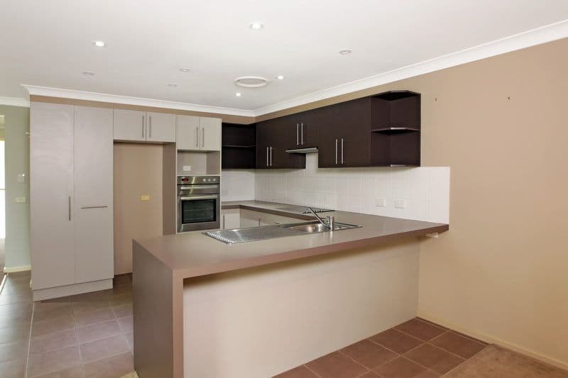 13 Maybern Close, NORTH NOWRA NSW 2541, North Nowra - Thumbnail 2
