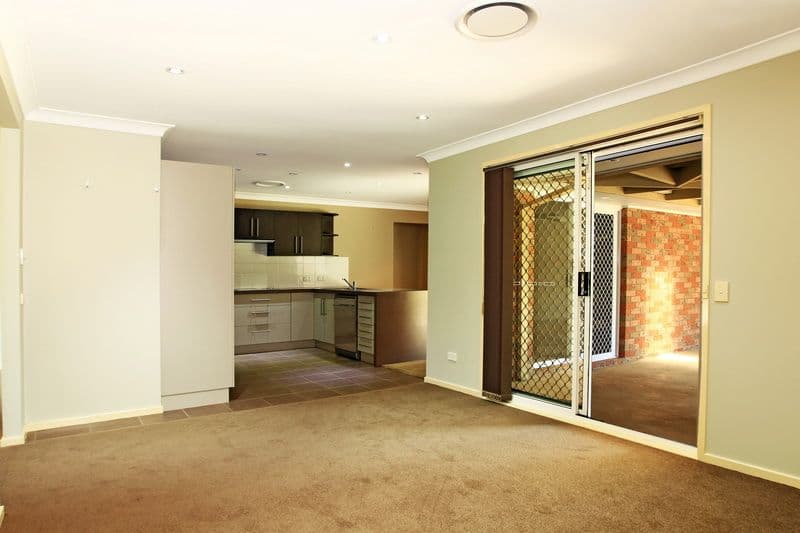 13 Maybern Close, NORTH NOWRA NSW 2541, North Nowra - Thumbnail 3