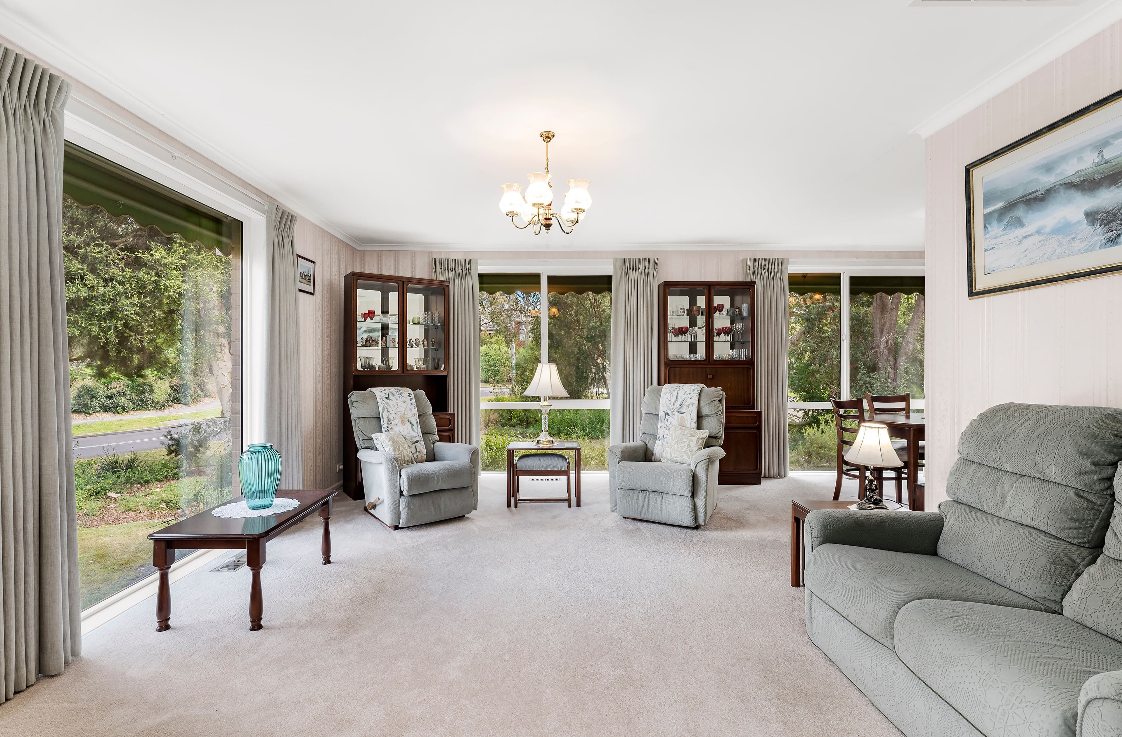 1 Somerset Drive, Viewbank VIC 3084, Viewbank - Thumbnail 2