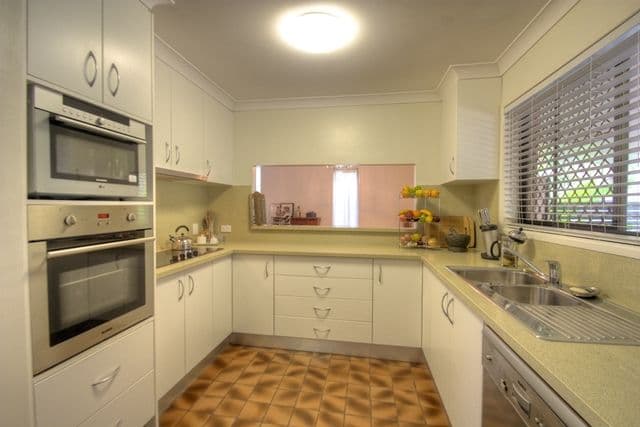 9 Glen Noble Avenue, REDBANK PLAINS QLD 4301, Redbank Plains - Thumbnail 2