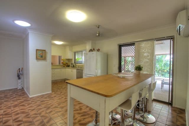 9 Glen Noble Avenue, REDBANK PLAINS QLD 4301, Redbank Plains - Thumbnail 6