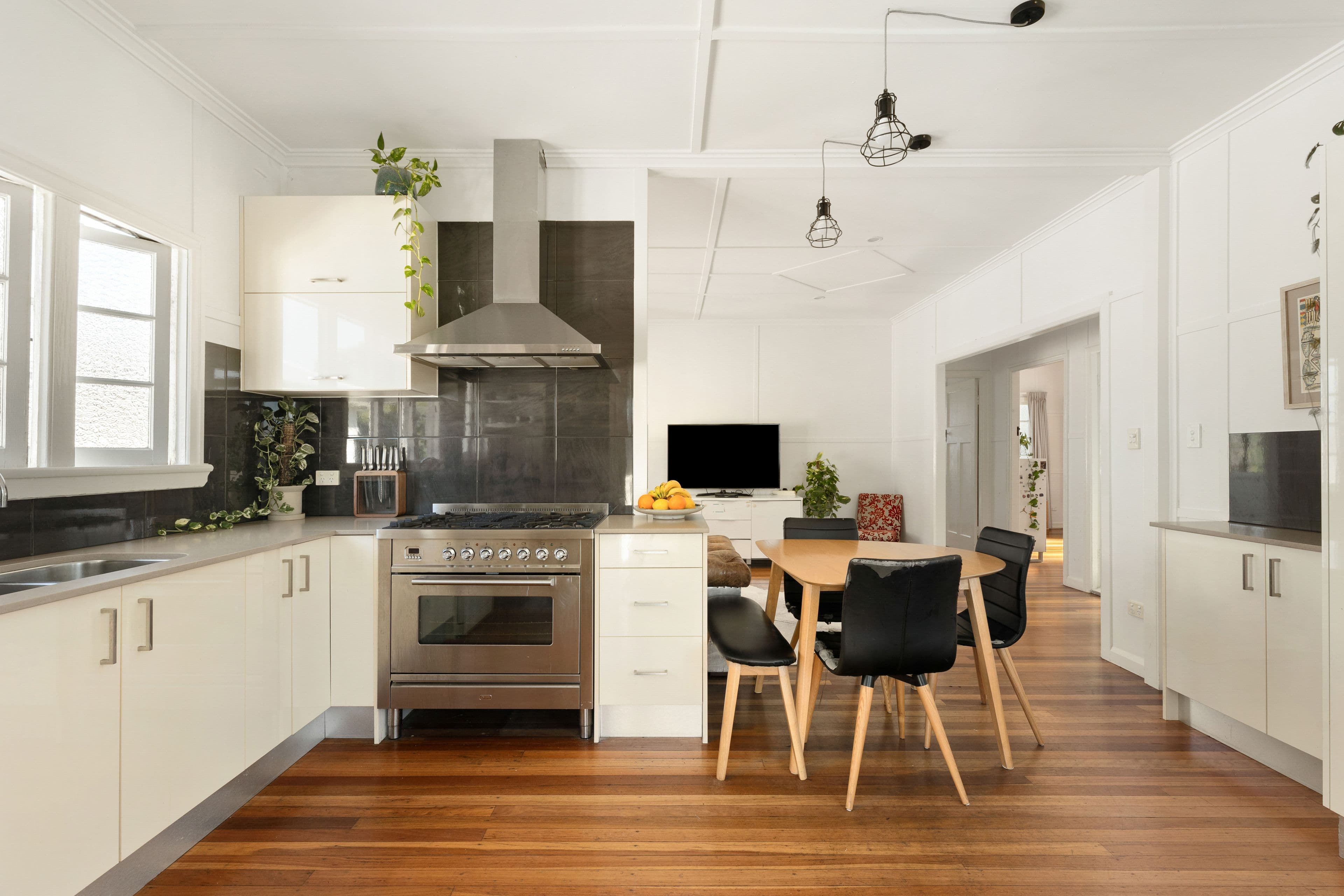 22 Thomas Street, Camp Hill QLD 4152, Camp Hill - Thumbnail 6