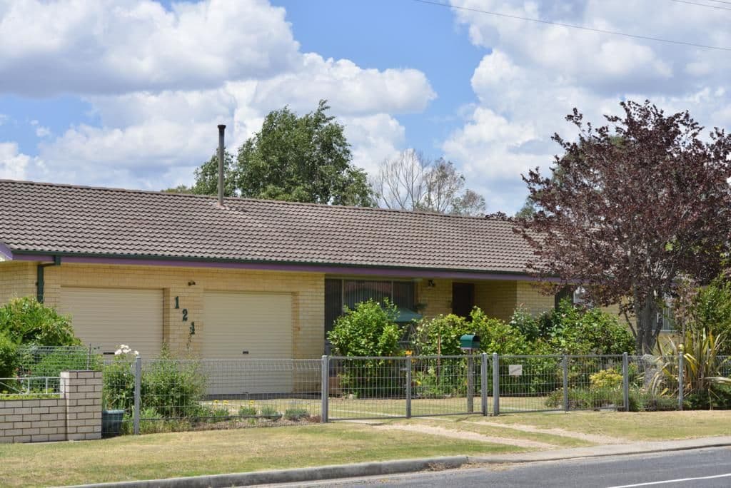 124 Miles Street, Tenterfield NSW 2372, Tenterfield - Image 1