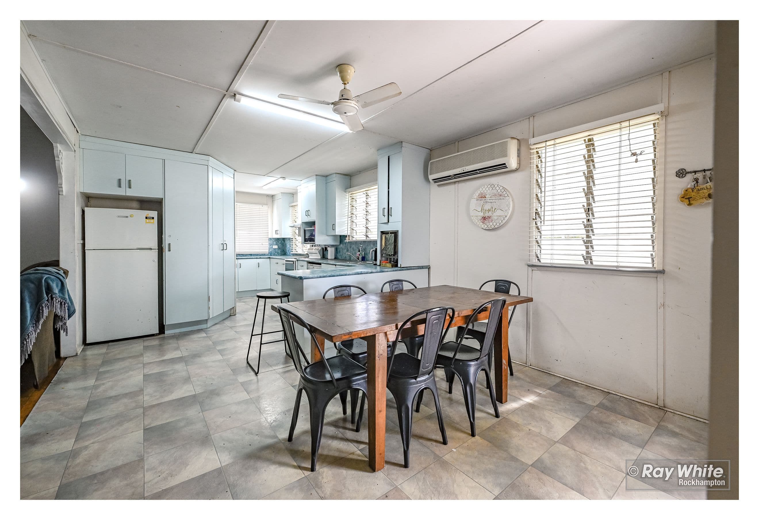 261 Hutton Street, Berserker QLD 4701, Berserker - Thumbnail 4