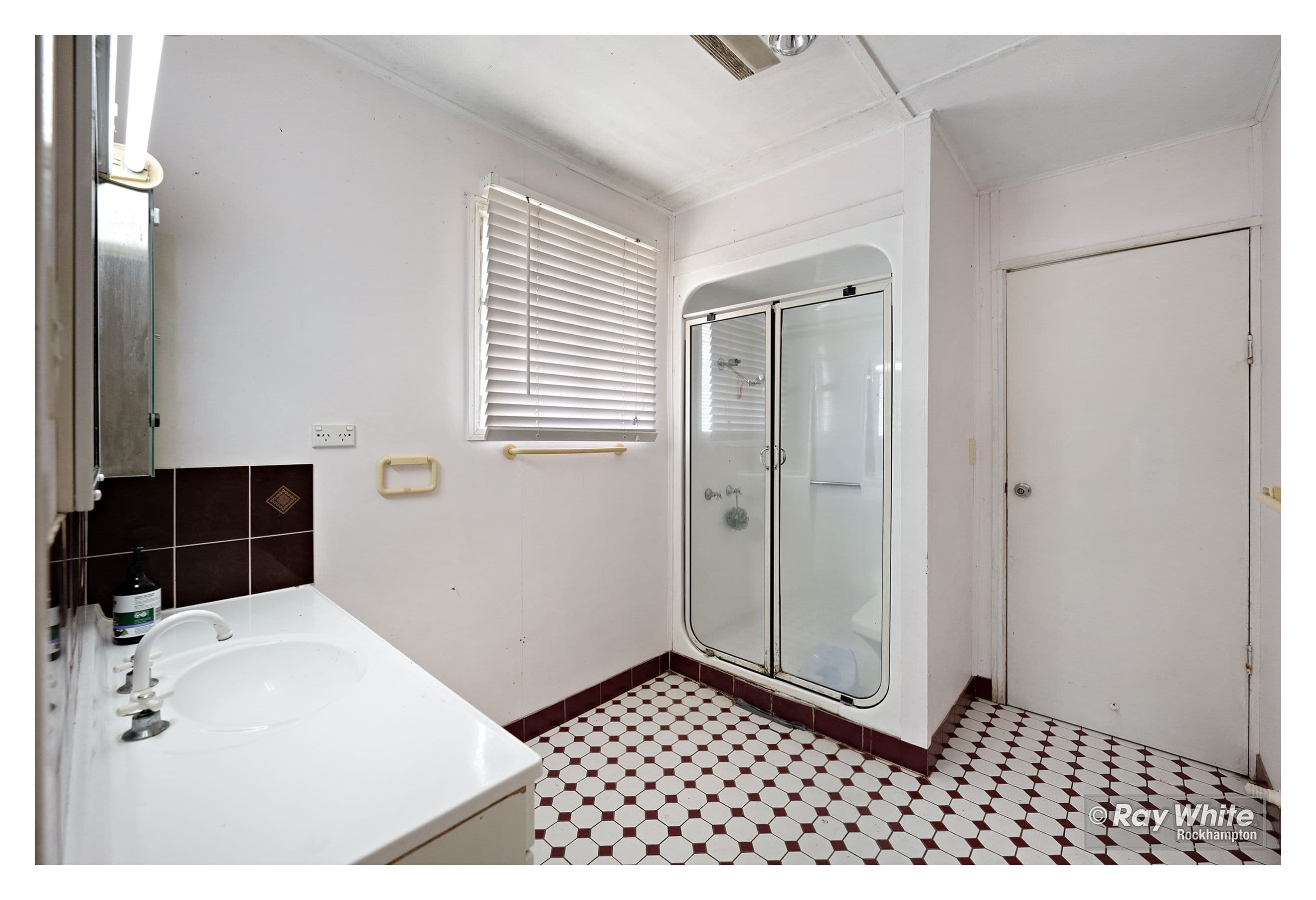 261 Hutton Street, Berserker QLD 4701, Berserker - Thumbnail 8