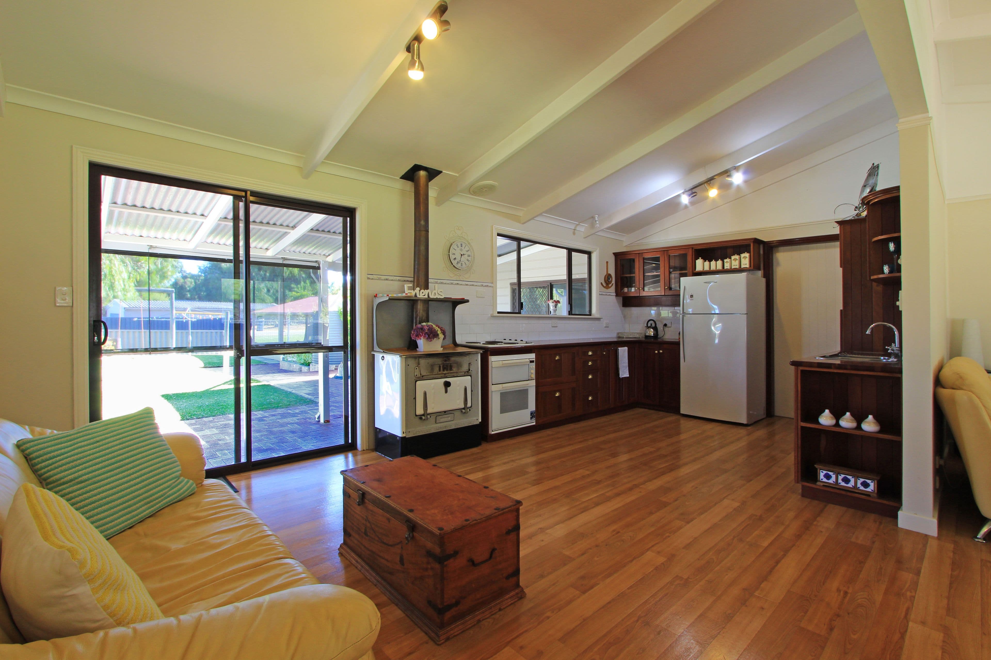 6 Whitfield Road, Jurien Bay WA 6516, Jurien Bay - Thumbnail 4