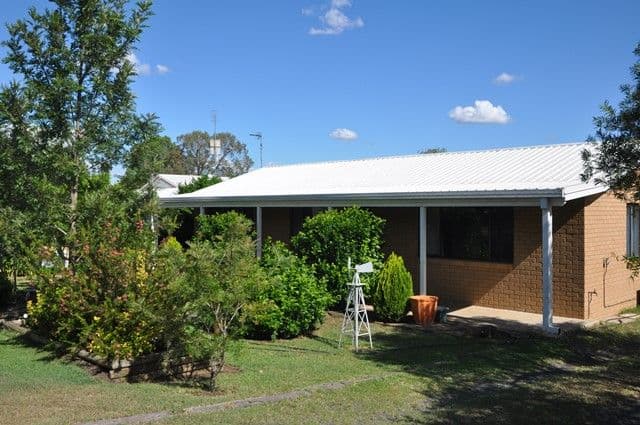 4 Rosalie Street, KINGSTHORPE QLD 4400, Kingsthorpe - Image 1