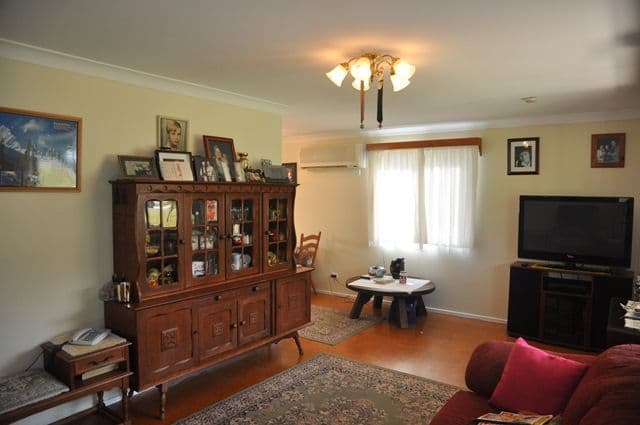4 Rosalie Street, KINGSTHORPE QLD 4400, Kingsthorpe - Thumbnail 2
