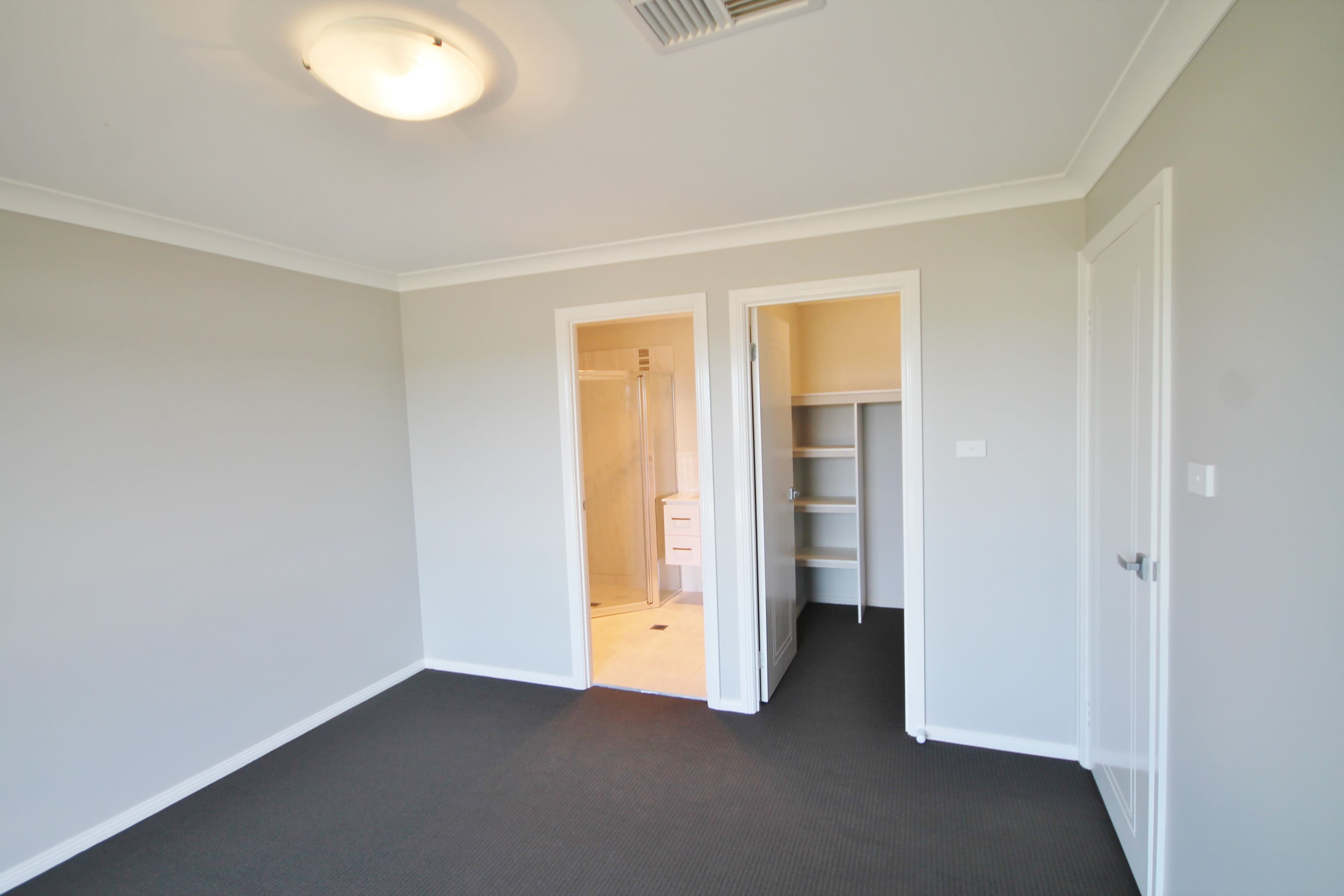 11 Molloy Place, Young - Thumbnail 5