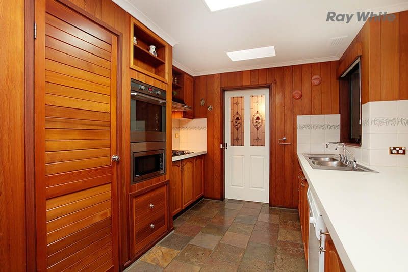 38 Cocoparra Crescent, TAYLORS LAKES VIC 3038, Taylors Lakes - Thumbnail 2