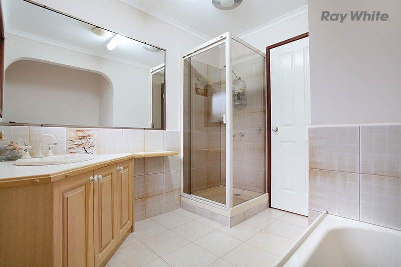 38 Cocoparra Crescent, TAYLORS LAKES VIC 3038, Taylors Lakes - Thumbnail 6
