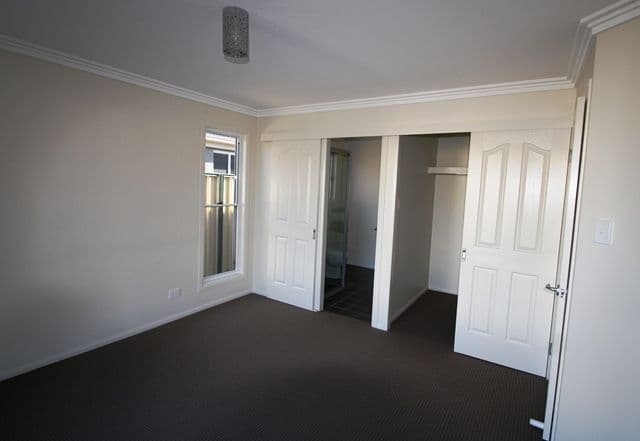 19 Myall Avenue, WARWICK QLD 4370, Warwick - Thumbnail 3