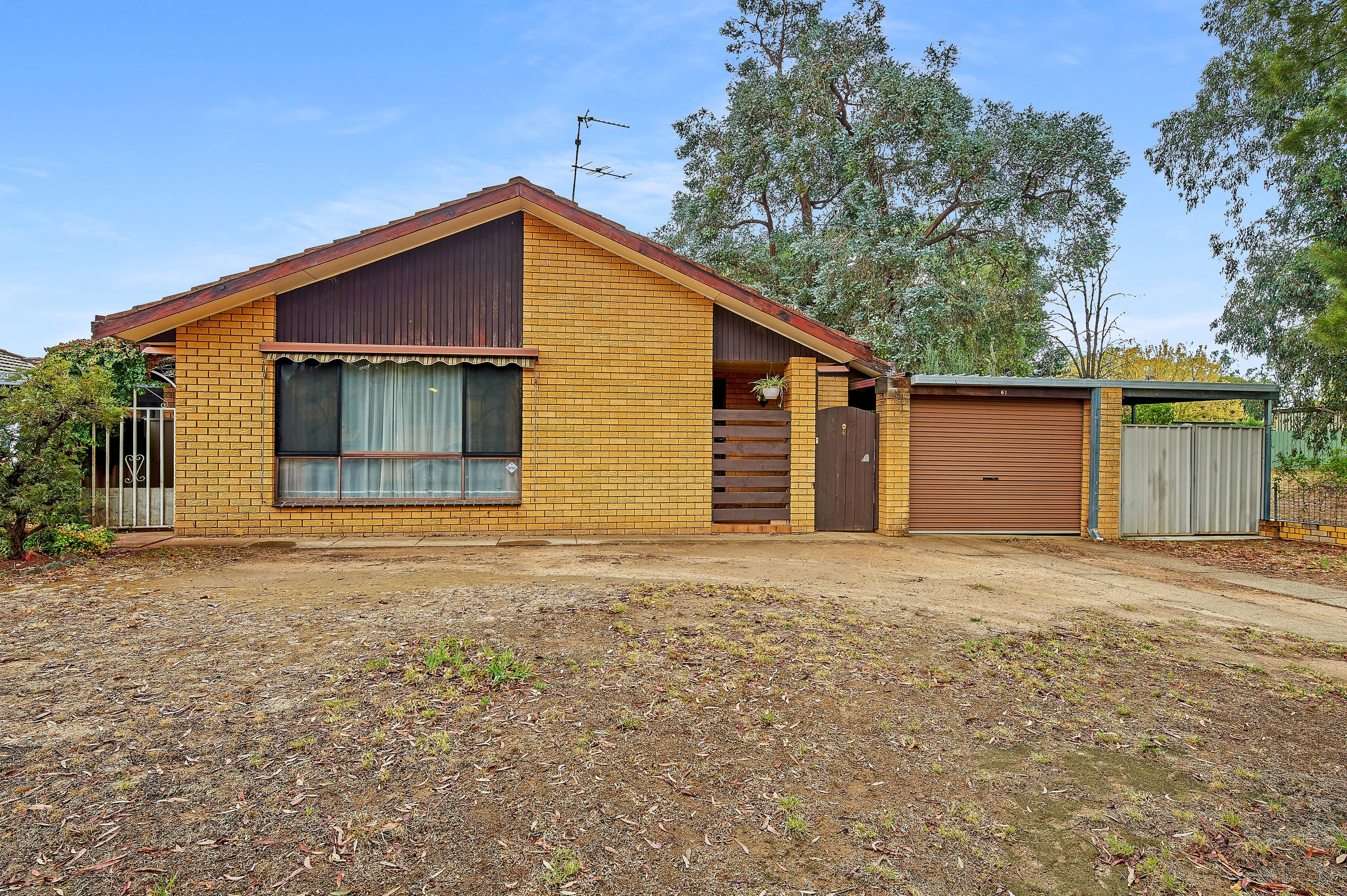 61 Huthwaite Street, Mount Austin - Image 1
