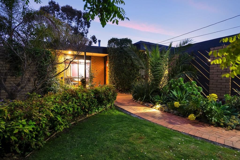 11 Roscrea Court, Werribee VIC 3030, Werribee - Thumbnail 2