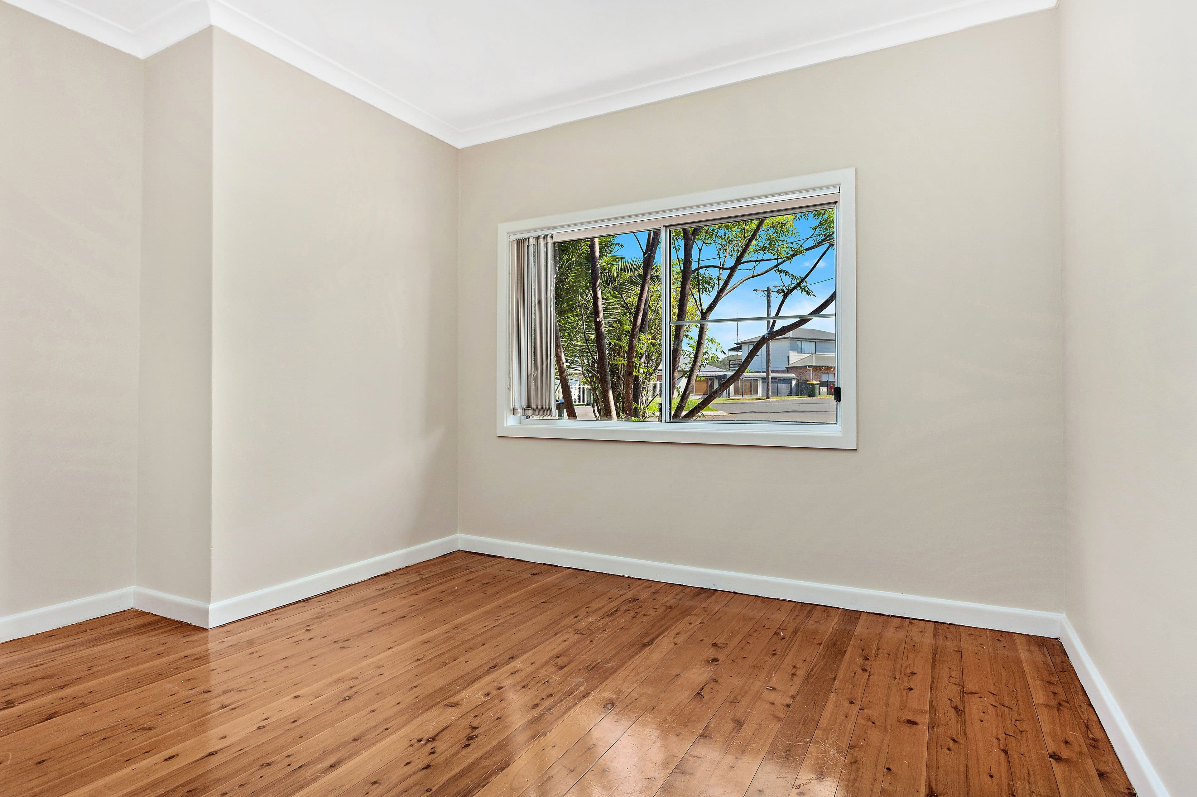 30 Noble Parade, Lake Heights - Thumbnail 5
