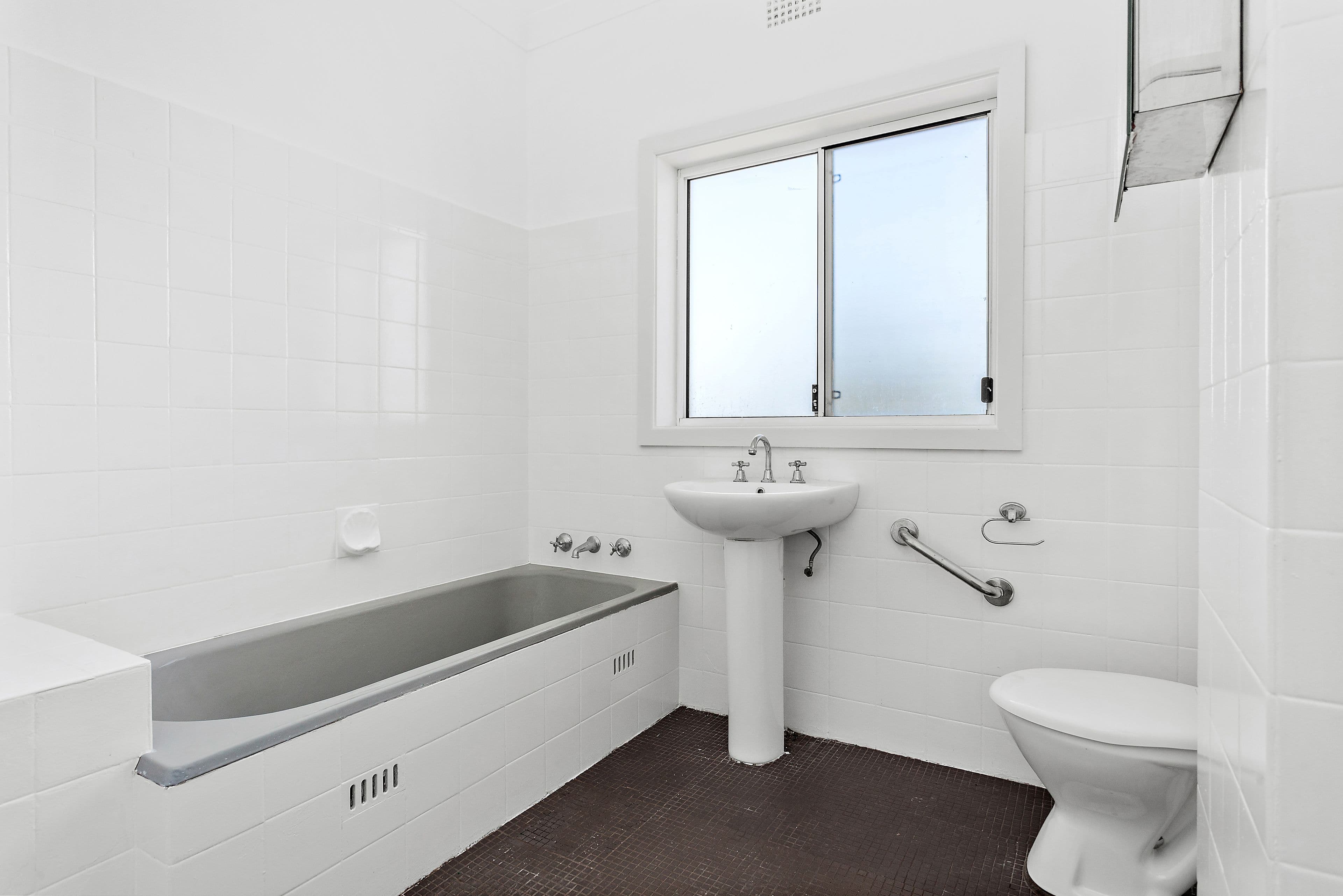 30 Noble Parade, Lake Heights - Thumbnail 8