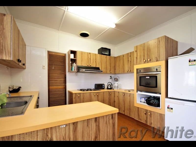 33 Bognuda Street, Bundamba QLD 4304, Bundamba - Thumbnail 3