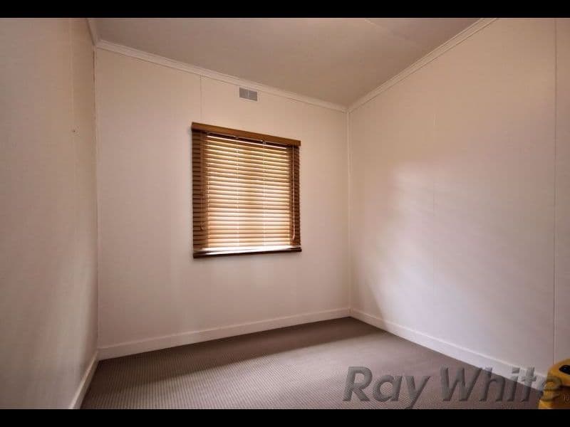 33 Bognuda Street, Bundamba QLD 4304, Bundamba - Thumbnail 6