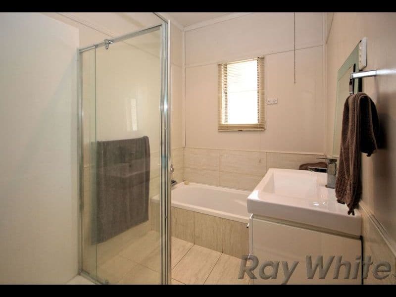 33 Bognuda Street, Bundamba QLD 4304, Bundamba - Thumbnail 7