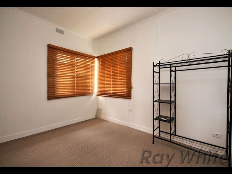 33 Bognuda Street, Bundamba QLD 4304, Bundamba - Thumbnail 8