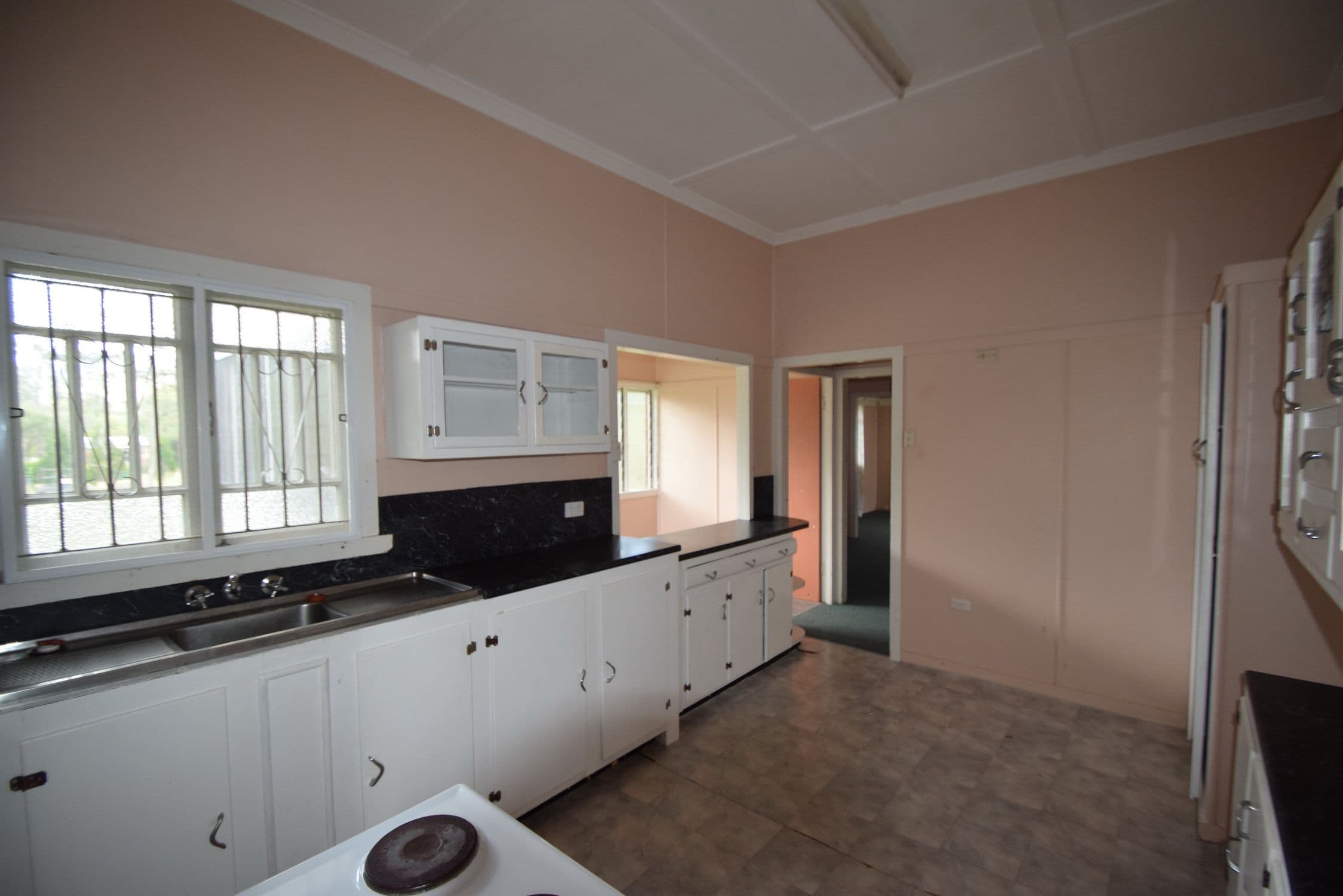 73 Middle Street, Esk QLD 4312, Esk - Thumbnail 2