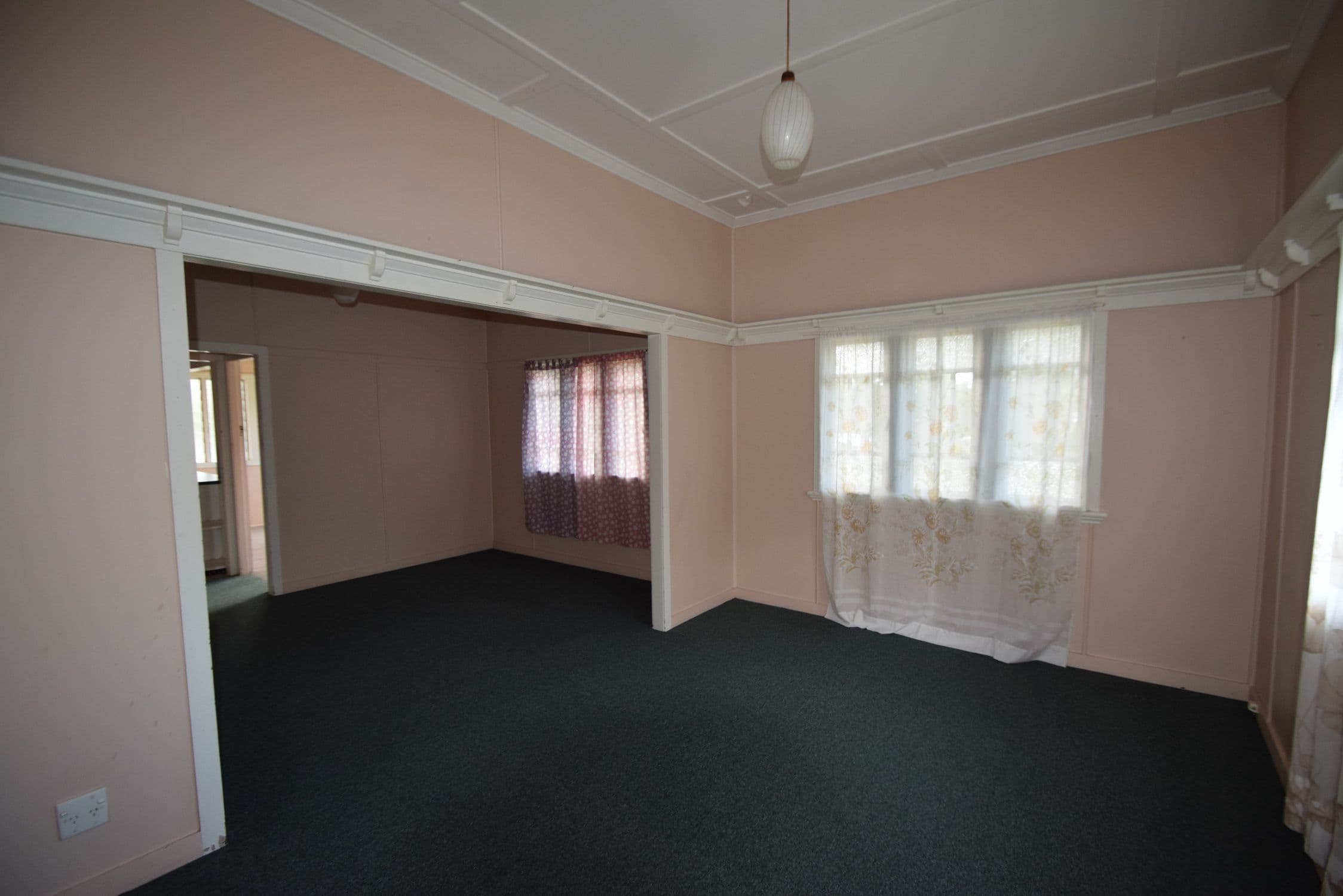 73 Middle Street, Esk QLD 4312, Esk - Thumbnail 3