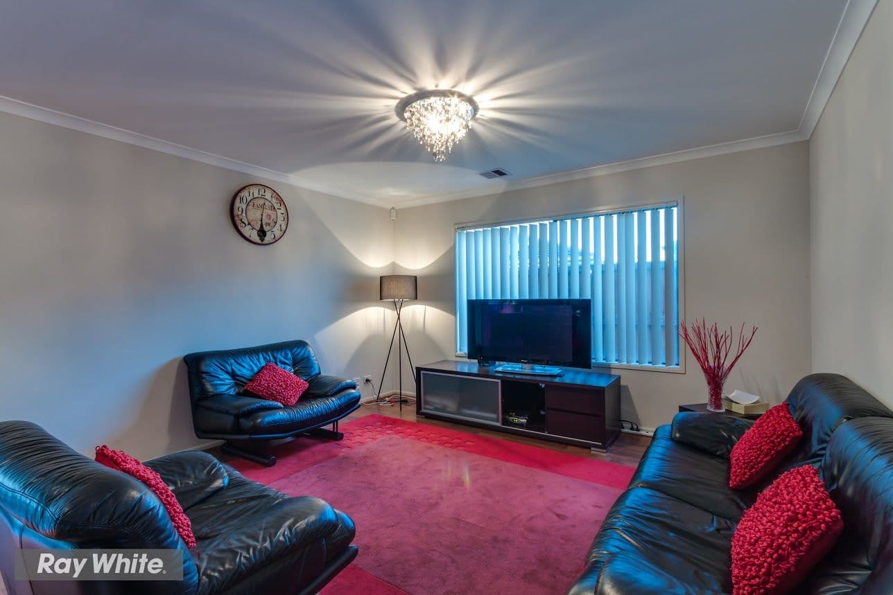 17 Rowan Avenue, WILLIAMS LANDING VIC 3027, Williams Landing - Thumbnail 4
