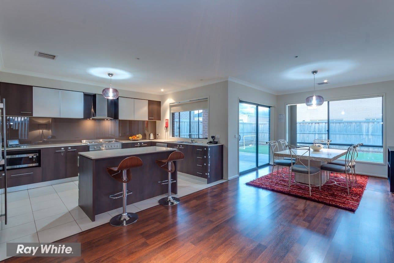 17 Rowan Avenue, WILLIAMS LANDING VIC 3027, Williams Landing - Thumbnail 5