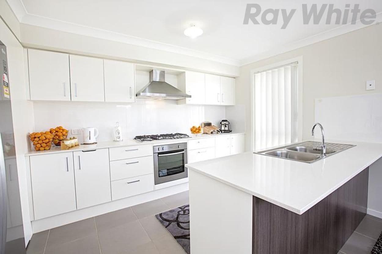 23 Follet Avenue, MIDDLETON GRANGE NSW 2171, Middleton Grange - Thumbnail 2