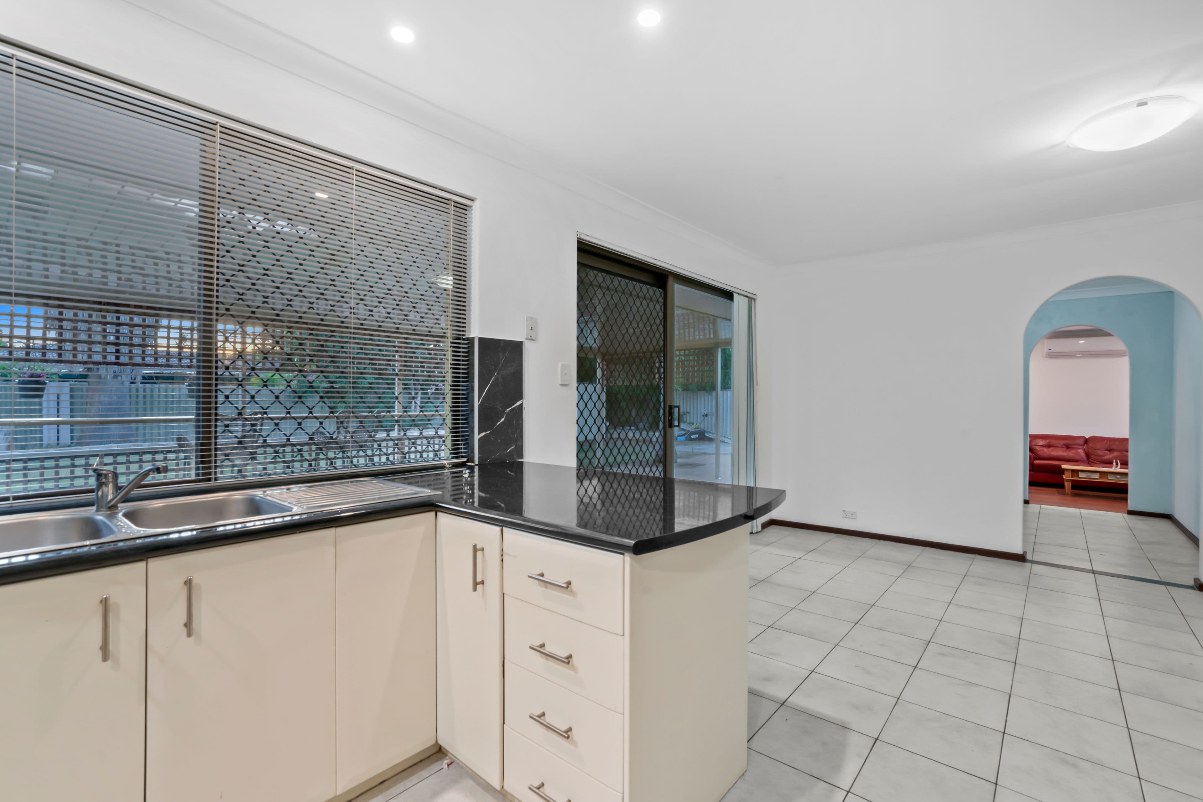 39 Ashburton Drive, Gosnells WA 6110, Gosnells - Thumbnail 3
