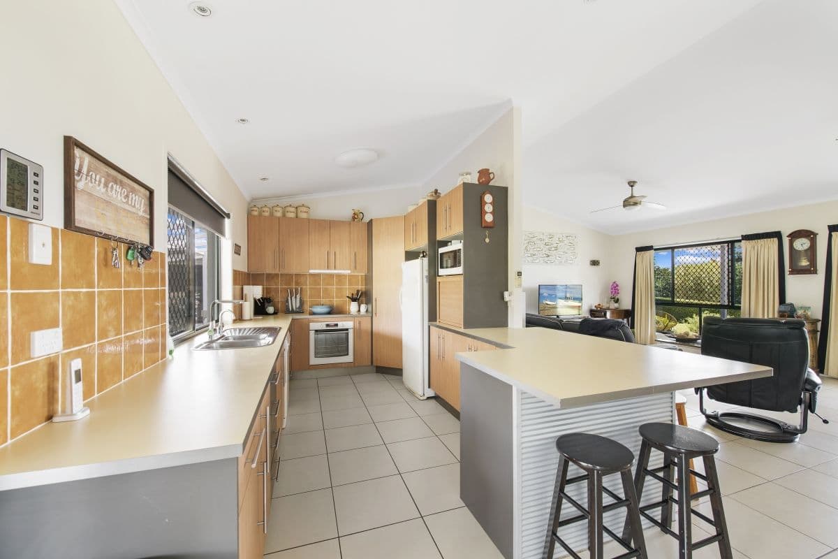 6 Schulz Street, Highfields QLD 4352, Highfields - Thumbnail 2