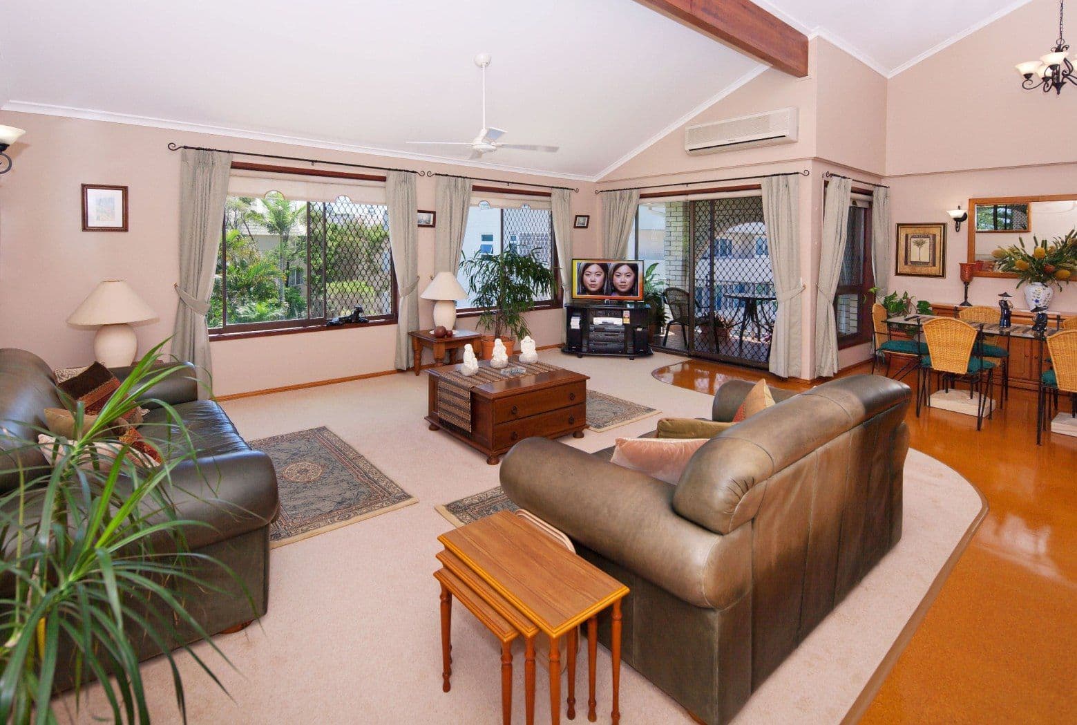 198 Marine Parade, LABRADOR QLD 4215, Labrador - Thumbnail 3