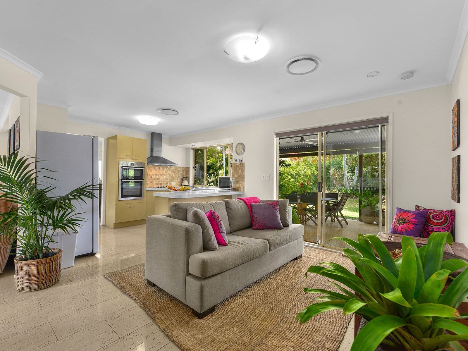 142 Cadogan Street, Carindale QLD 4152, Carindale - Thumbnail 2